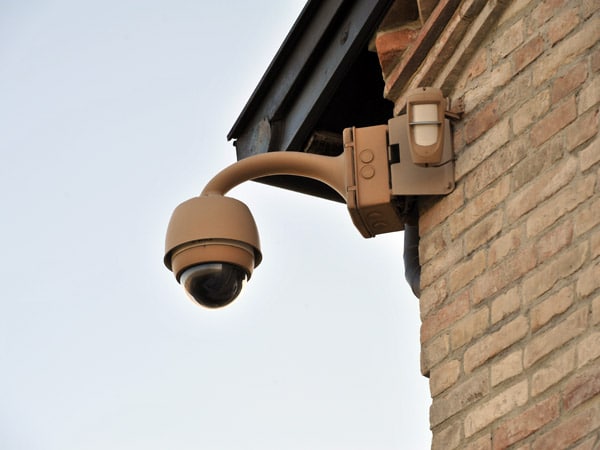 Montaggio-telecamere-da-esterno-modena